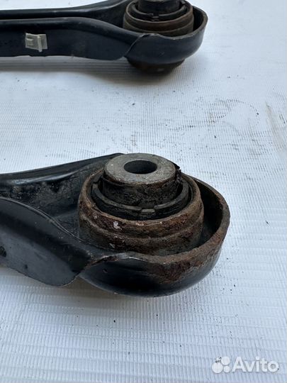 Поперечный рычаг подвески задний BMW E90 6763473