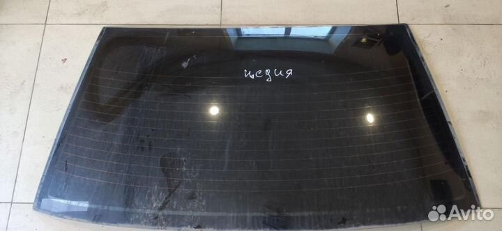 Стекло заднее Mitsubishi Lancer 7 2000