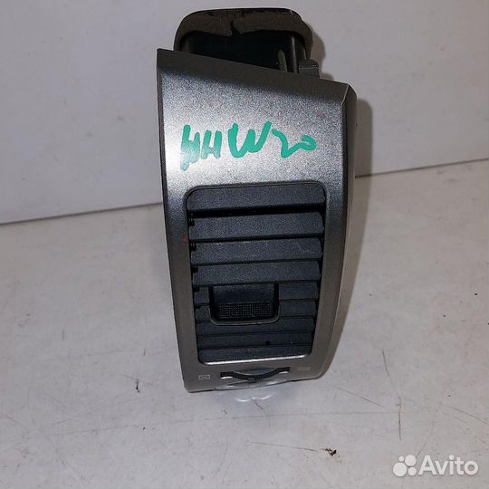 Воздуховод передний правый Toyota Prius 2 NHW20