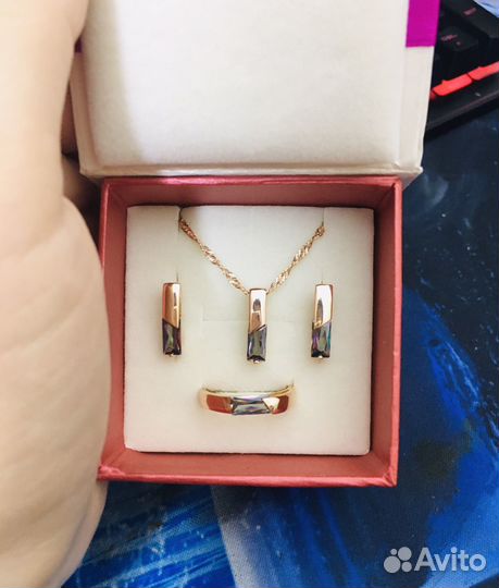 Набор украшений для девушек на 8 марта