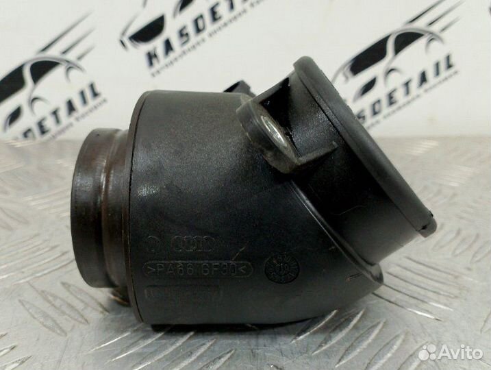 Патрубок воздушный Audi Q7 4L 3.0 casa 2008