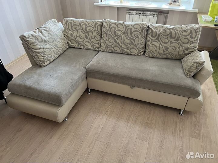 Продам угловой диван бу