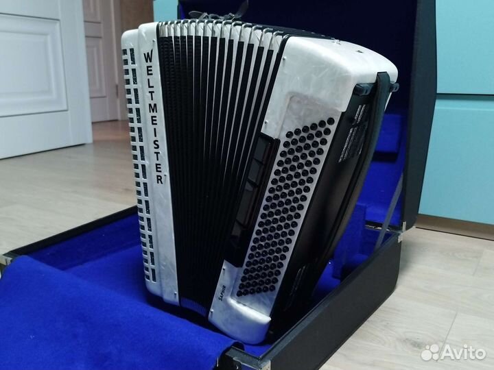 Аккордеон weltmeister sapphire 41/120/lV/11/5