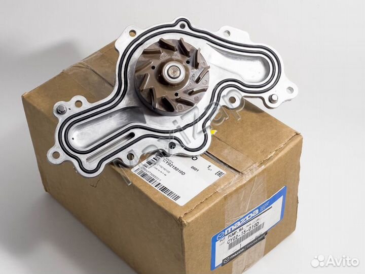 Помпа системы охлаждения мазда CY0215010D