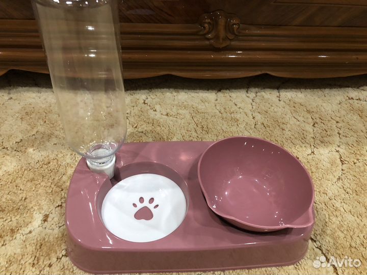 Автоматический поильник и кормушка для кошек