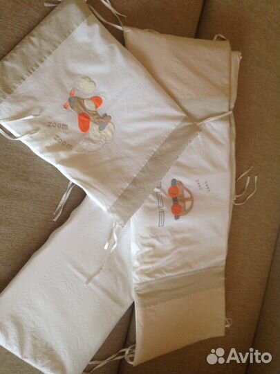 Борта в детскую кроватку, простынь, матрасик