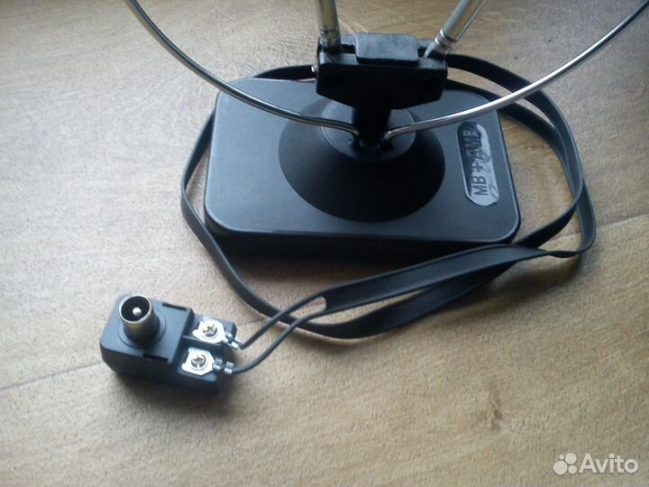 Комнатные тв-антенны разные