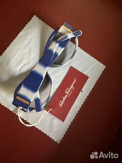 Солнцезащитные очки женские брендовые