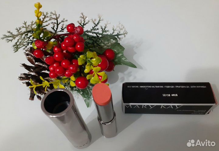 Губная помада Мери кей