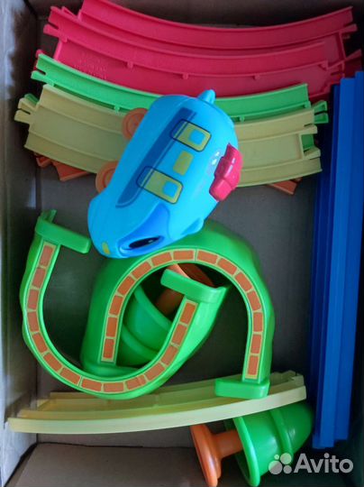 Развивающая игрушка поезд Tomy