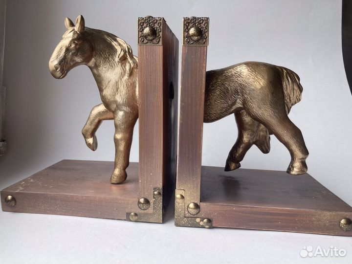 Ограничитель для книг 