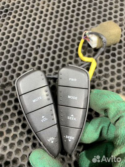 Кнопки в руль Кайрон SsangYong Kyron