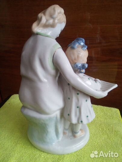 Фарфоровые статуэтки
