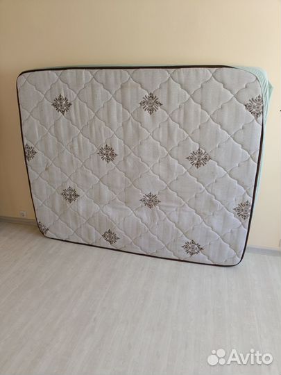Продам матрас 160 200