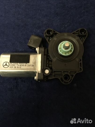 Электро двигатель на стеклоподъемник на Mercedes C