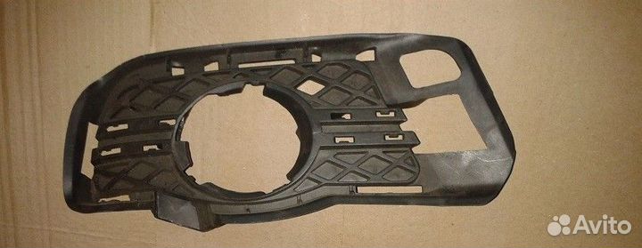 MB W204 c-class 2008-2011 год рамка правой птф