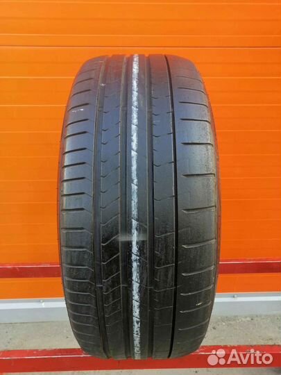 Pirelli P Zero PZ4 255/35 R22 99Y