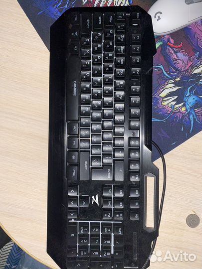 Игровая клавиатура и мышь