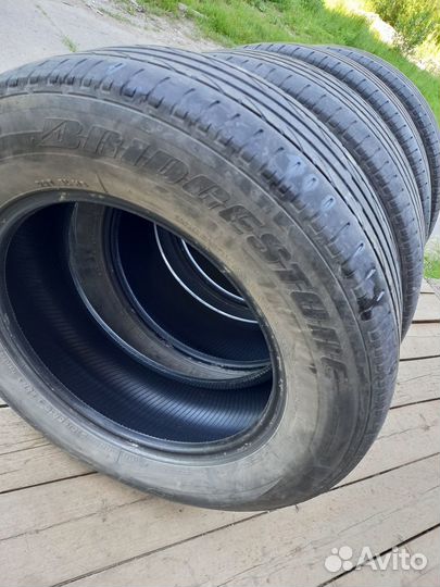 Bridgestone Dueler H/P 215/65 R16 98H