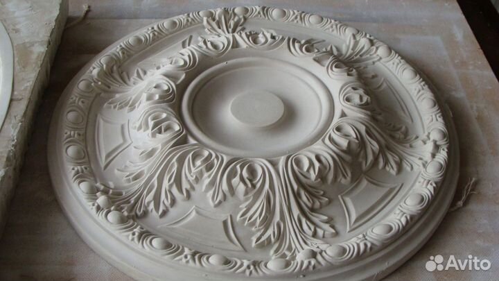 Розетка потолочная накладная гипсовая