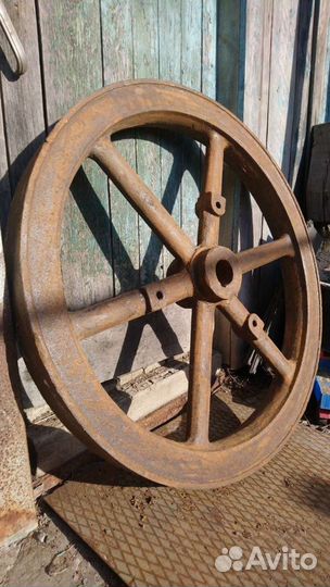 Маховик от парового трактора