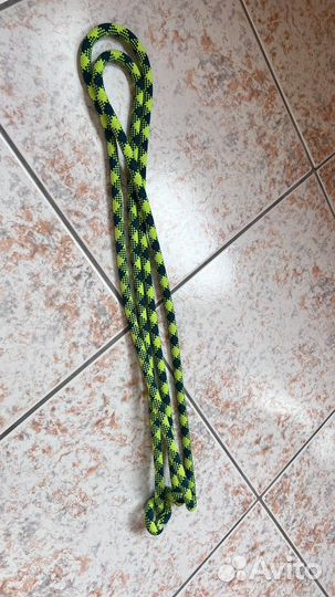 Гимнастическая скакалка