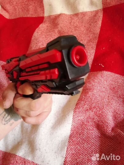 Пистолет и автомат щелкает затвор стреляет