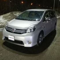 Toyota Isis 1.8 CVT, 2012, 198 000 км, с пробегом, цена 1 490 000 руб.