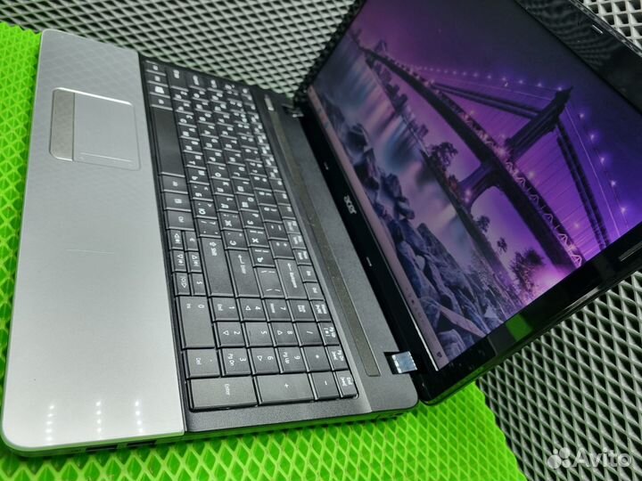 Ноутбук Acer i3 3*/4Gb/SSD 128Gb