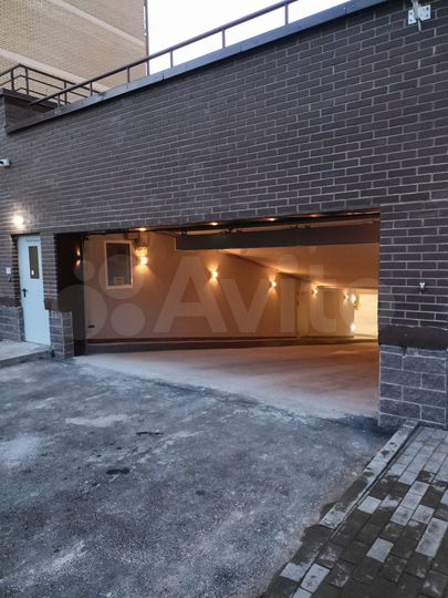 Машиноместо, 14 м²