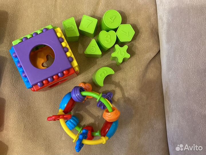 Развивающие игрушки, погремушки, грызунки, сортеры