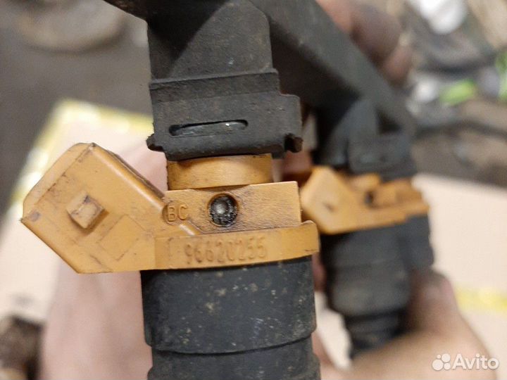 Рампа топливная Daewoo Matiz Дэу матиз двс 1.0 0.8