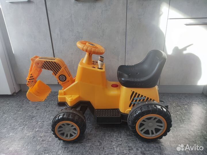 Детский электромобиль Экскаватор (трактор)