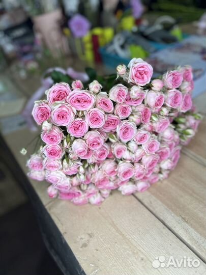 Кустовая роза букет доставка 15 25 51 101