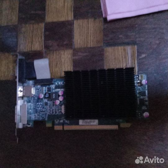 Видеокарта на 1 гб