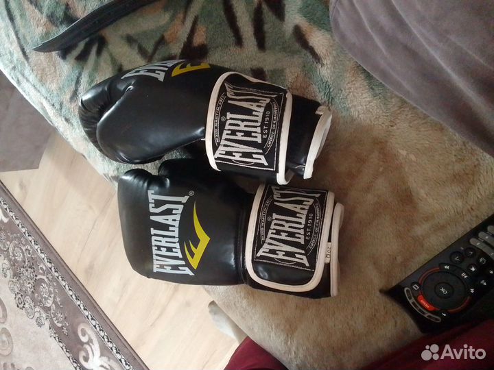 Боксерские перчатки