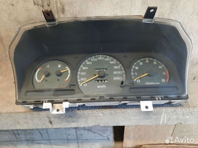 Приборная панель Mitsubishi Space Wagon