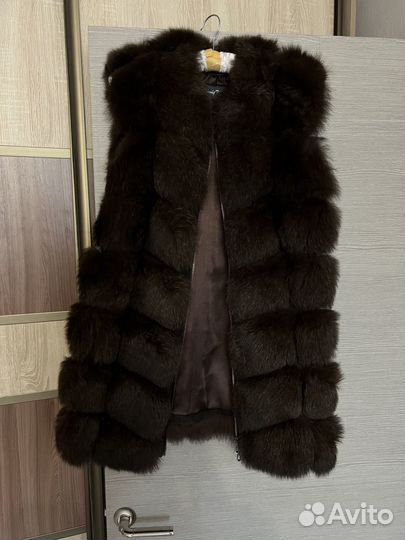 Меховая жилетка