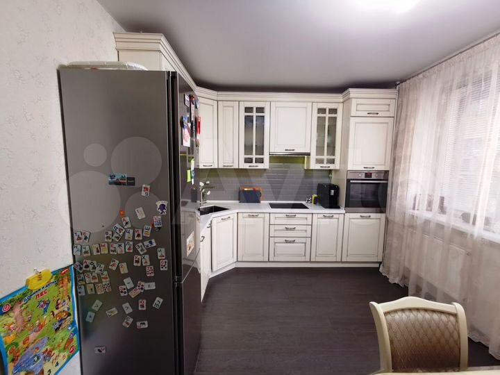 2-к. квартира, 77 м², 1/14 эт.