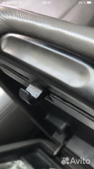 Крючок замка подлокотника Ленд Крузер 100, LX 470