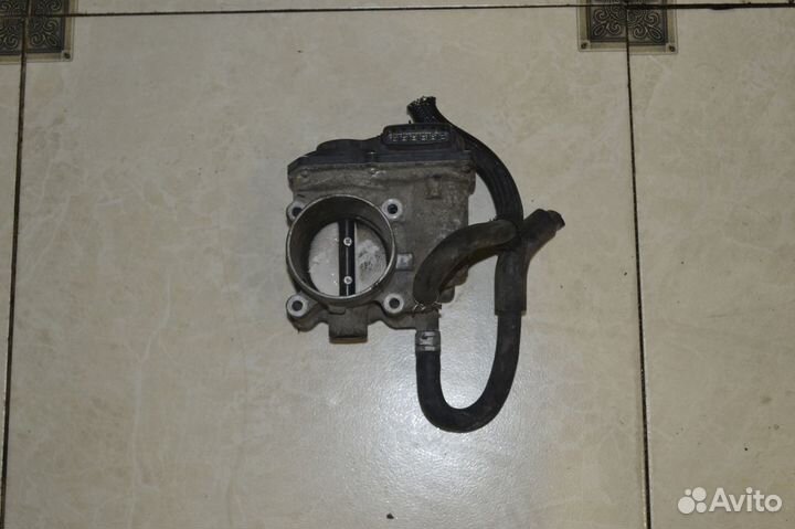 Дроссельная заслонка Toyota Corolla e150