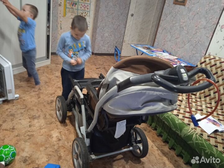 Коляска для двойни или 3-х годок