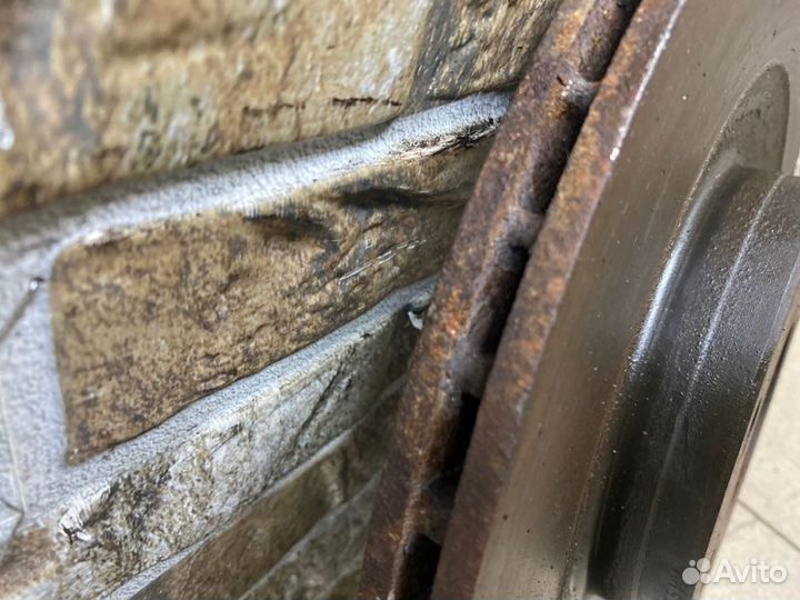 Диск тормозной задний Volvo Xc90 2 2.0 dizel 2019