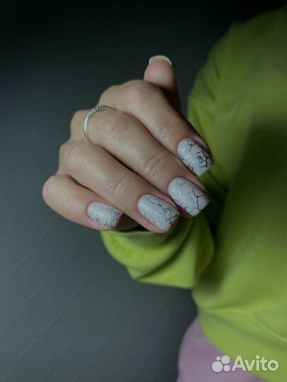 Маникюр педикюр