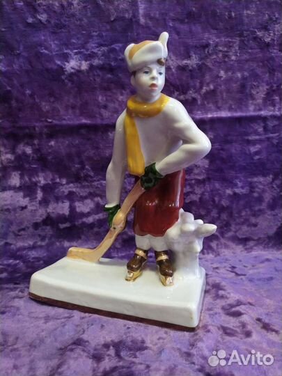 Статуэтка. Хоккеист. Дулево. Редкость