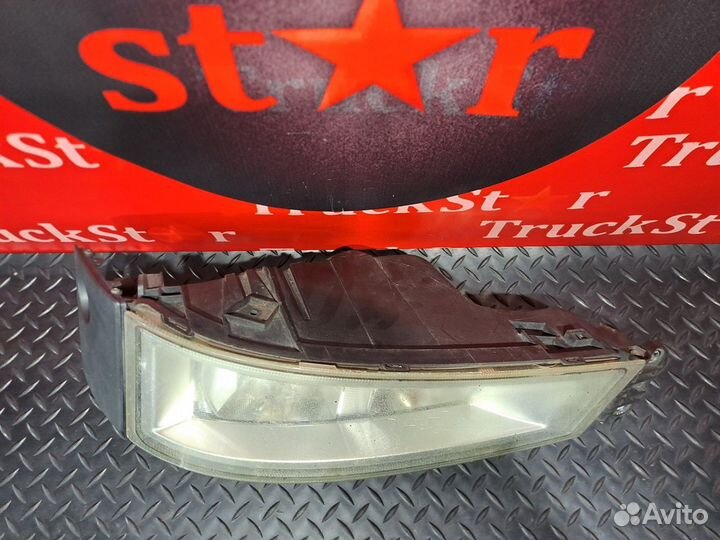 Фара противотуманная левая Volvo FH