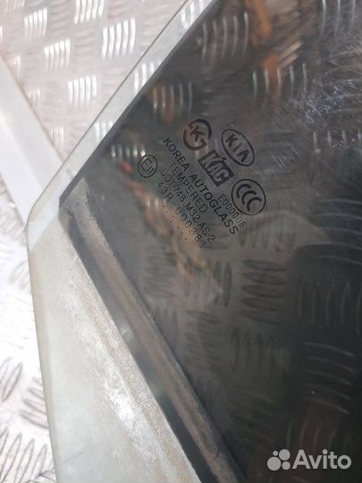 Стекло двери заднее правое Kia Cerato LD G4GC 2006