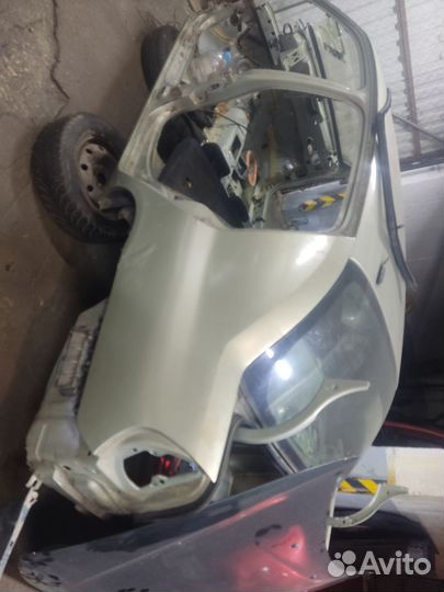 Кузов по запчастям Renault Symbol Clio 2