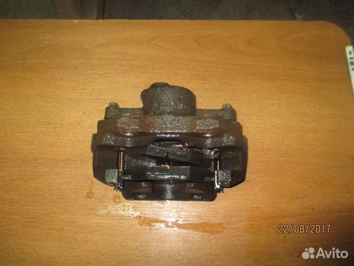 Суппорт передний левый VW Polo Фольксваген Поло