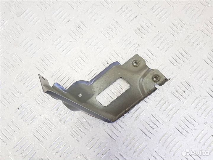 Кронштейн крепления крыла переднего правого BMW X